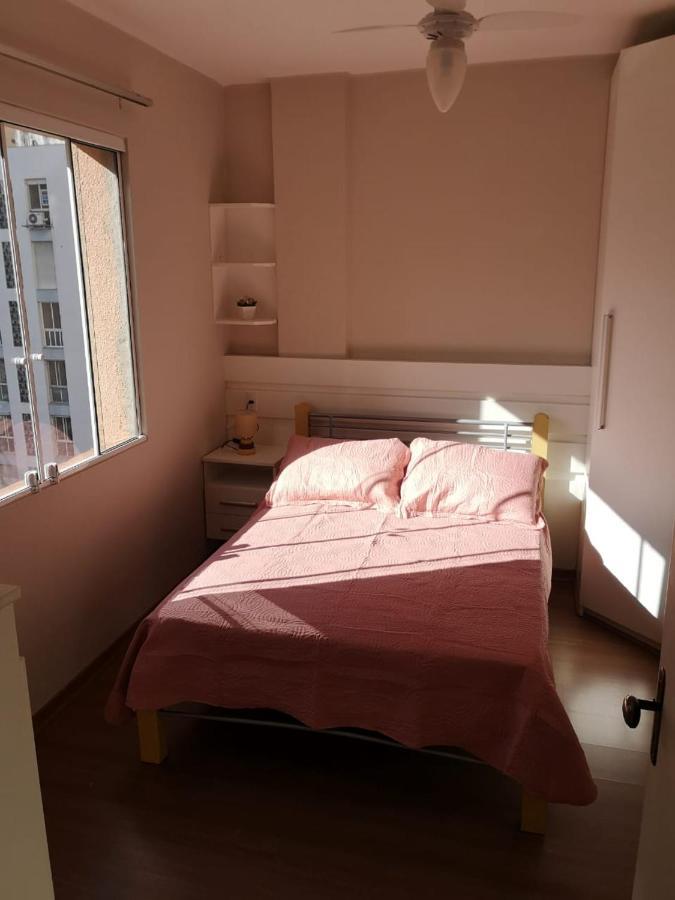 Ensolarado E Espacoso Quarto/Sala No Coracao De Poa Porto Alegre Bagian luar foto